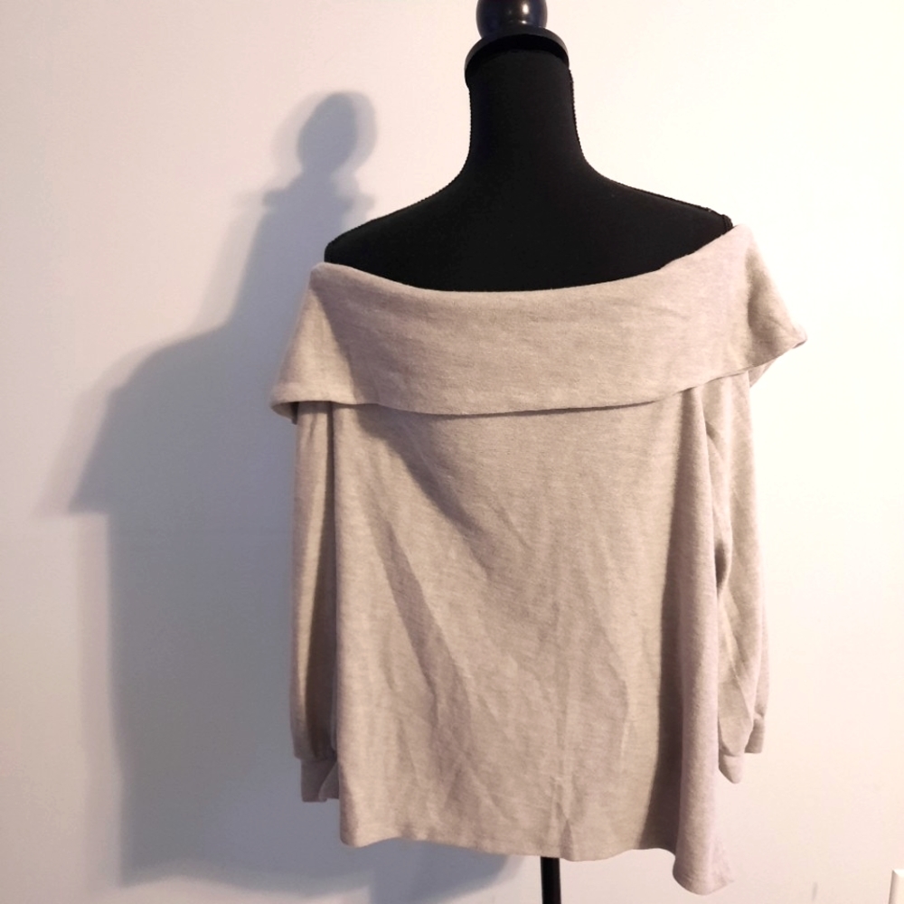 Off-Shoulder Sweater Size OX - Picture 2 of 13